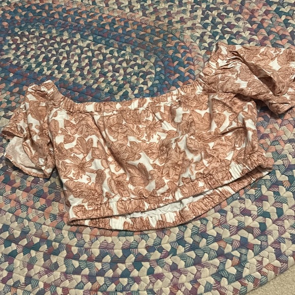 2/$25 Abercrombie & Fitch Floral Linen Crop Top - Picture 8 of 8